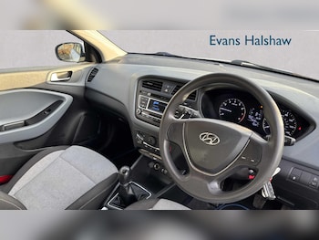 Used Hyundai i20 2015 for sale - 77219606: Photo