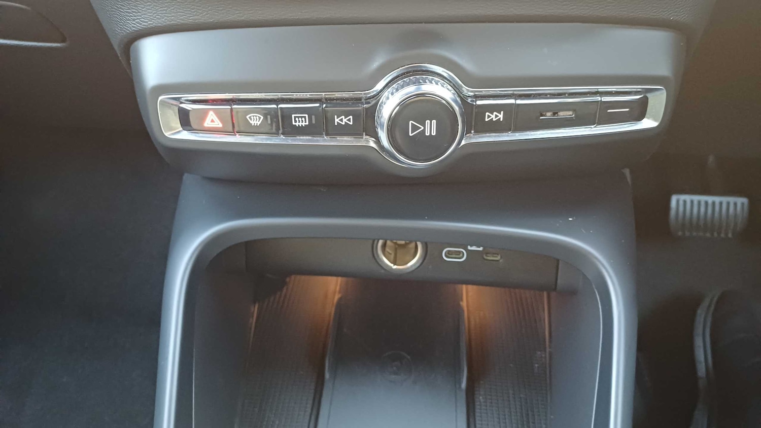 Used Volvo XC40 2023 for sale - 77514365: Photo 17