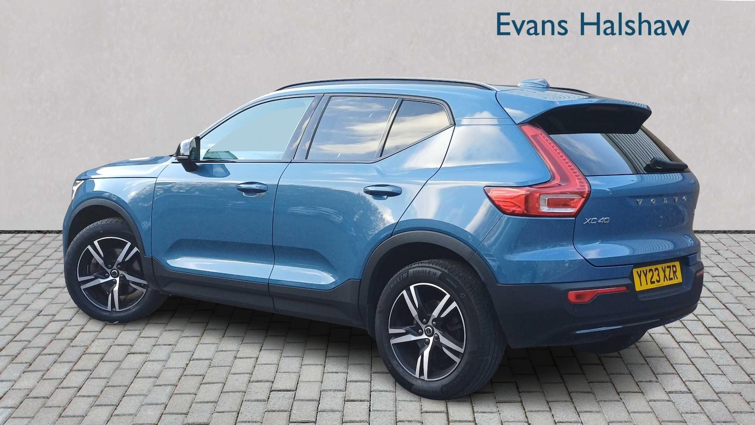 Used Volvo XC40 2023 for sale - 77514365: Photo 3