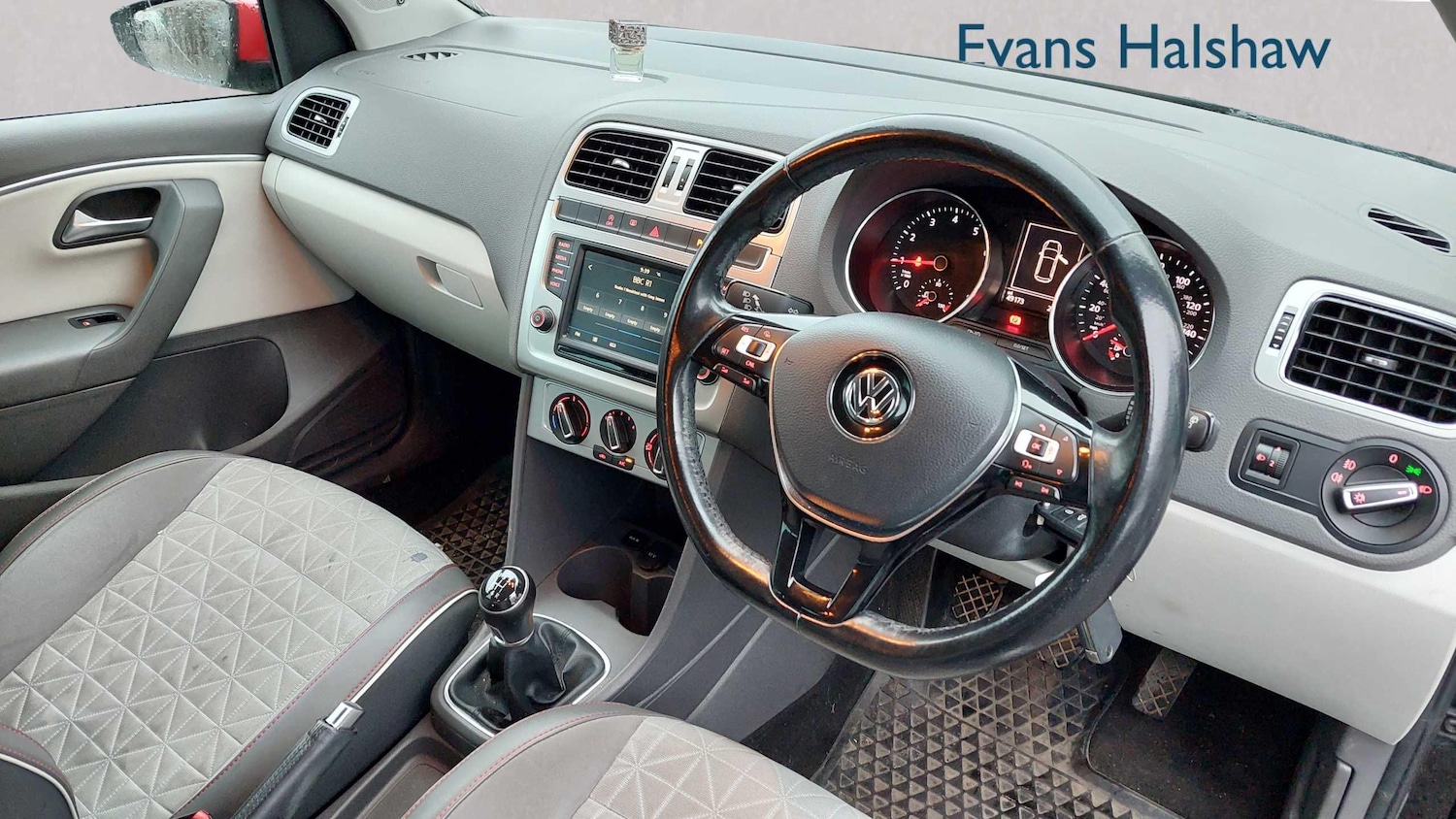 Used Volkswagen Polo for sale - 77308504: Photo 3