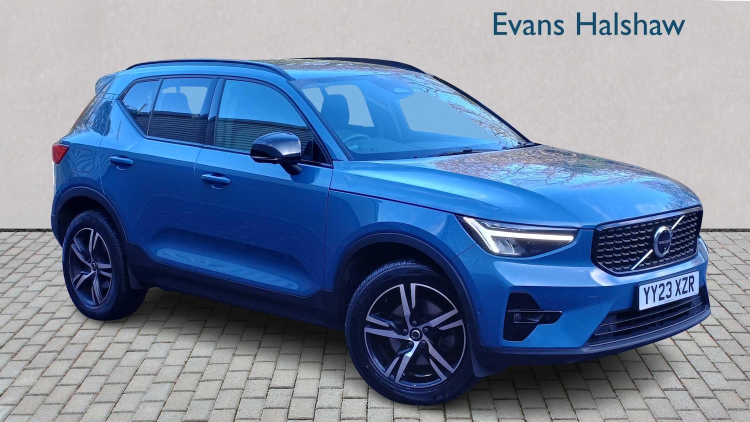 Used Volvo XC40 2023 for sale - 76272153: Photo 1
