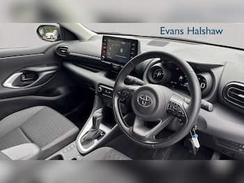 Used Toyota Yaris 2022 for sale - 79637389: Photo
