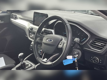 Used Ford Focus 2019 for sale - 76156304: Photo 3