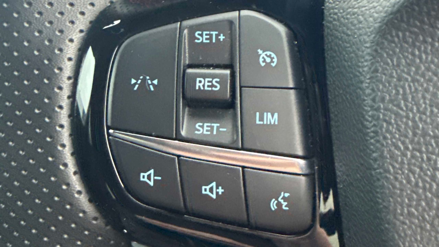 Used Ford Puma 2024 for sale - 77800079: Photo 16