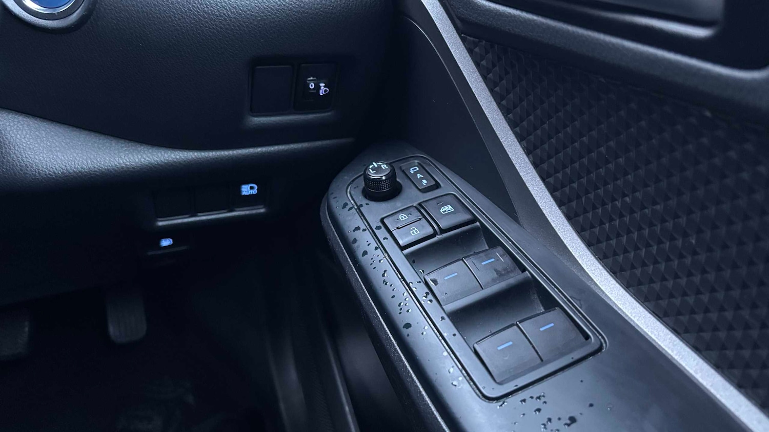 Used Toyota C-HR 2023 for sale - 77044041: Photo 16