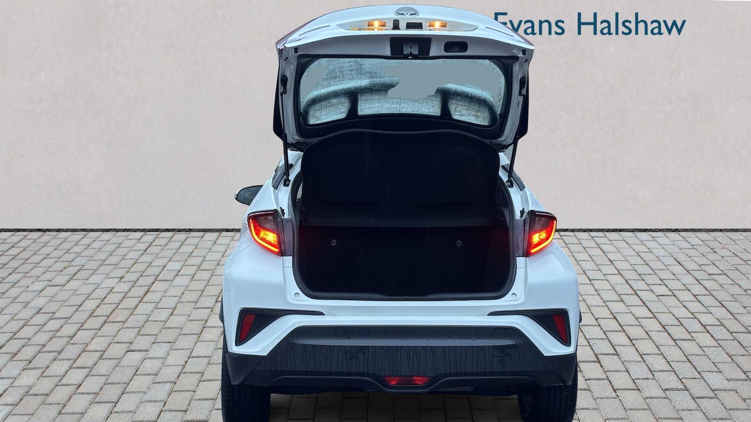 Used Toyota C-HR 2023 for sale - 77044041: Photo 9