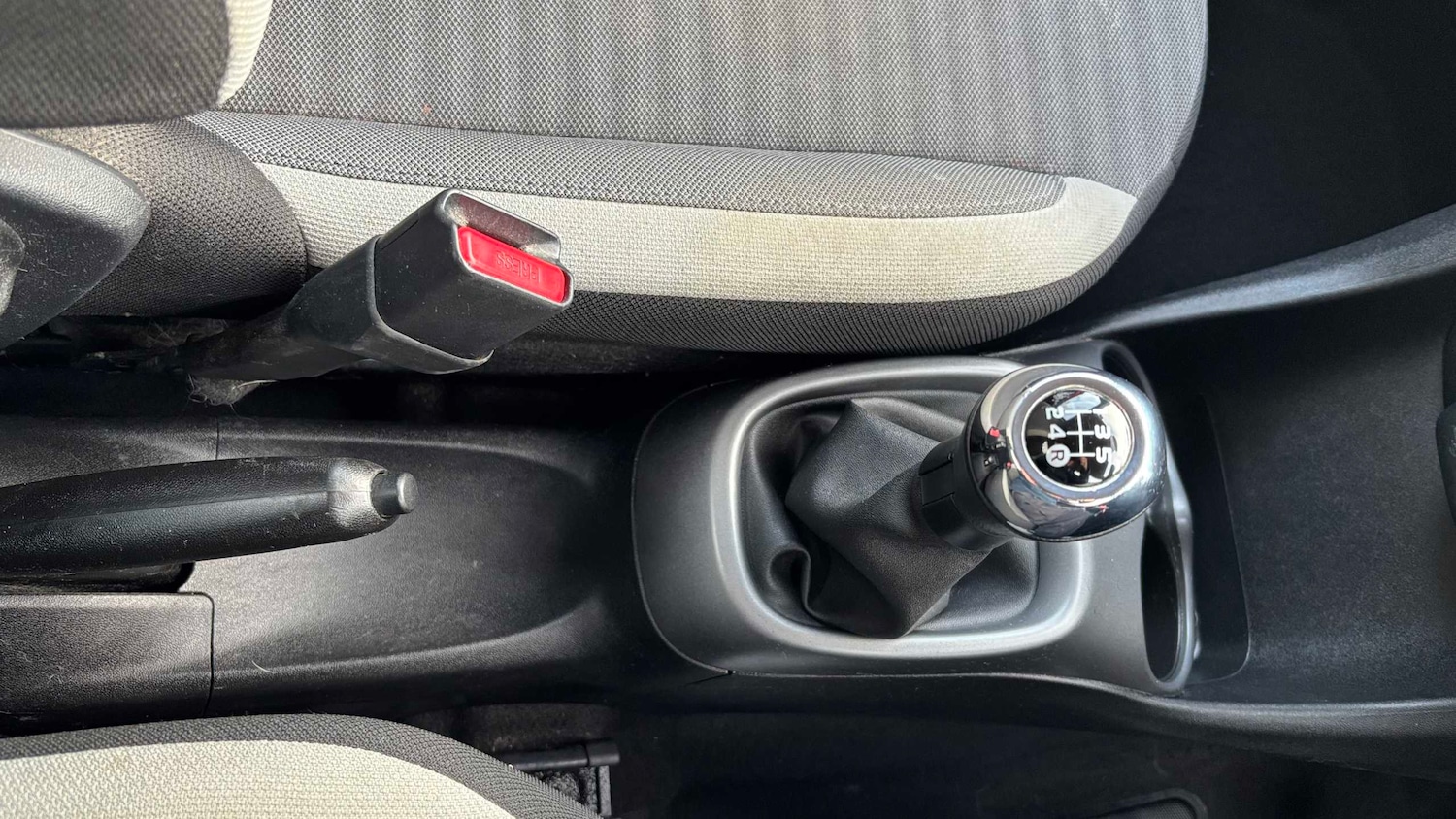 Used Toyota AYGO 2018 for sale - 77112307: Photo 16