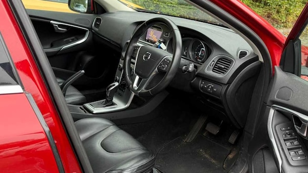 Used Volvo V40 2018 for sale - 76262356: Photo 3