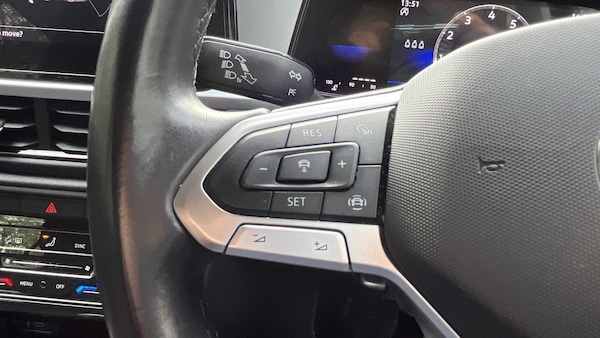 Used Volkswagen T-Roc 2022 for sale - 76045058: Photo 23