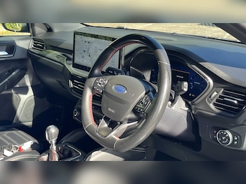 Used Ford Focus 2022 for sale - 76075447: Photo 3