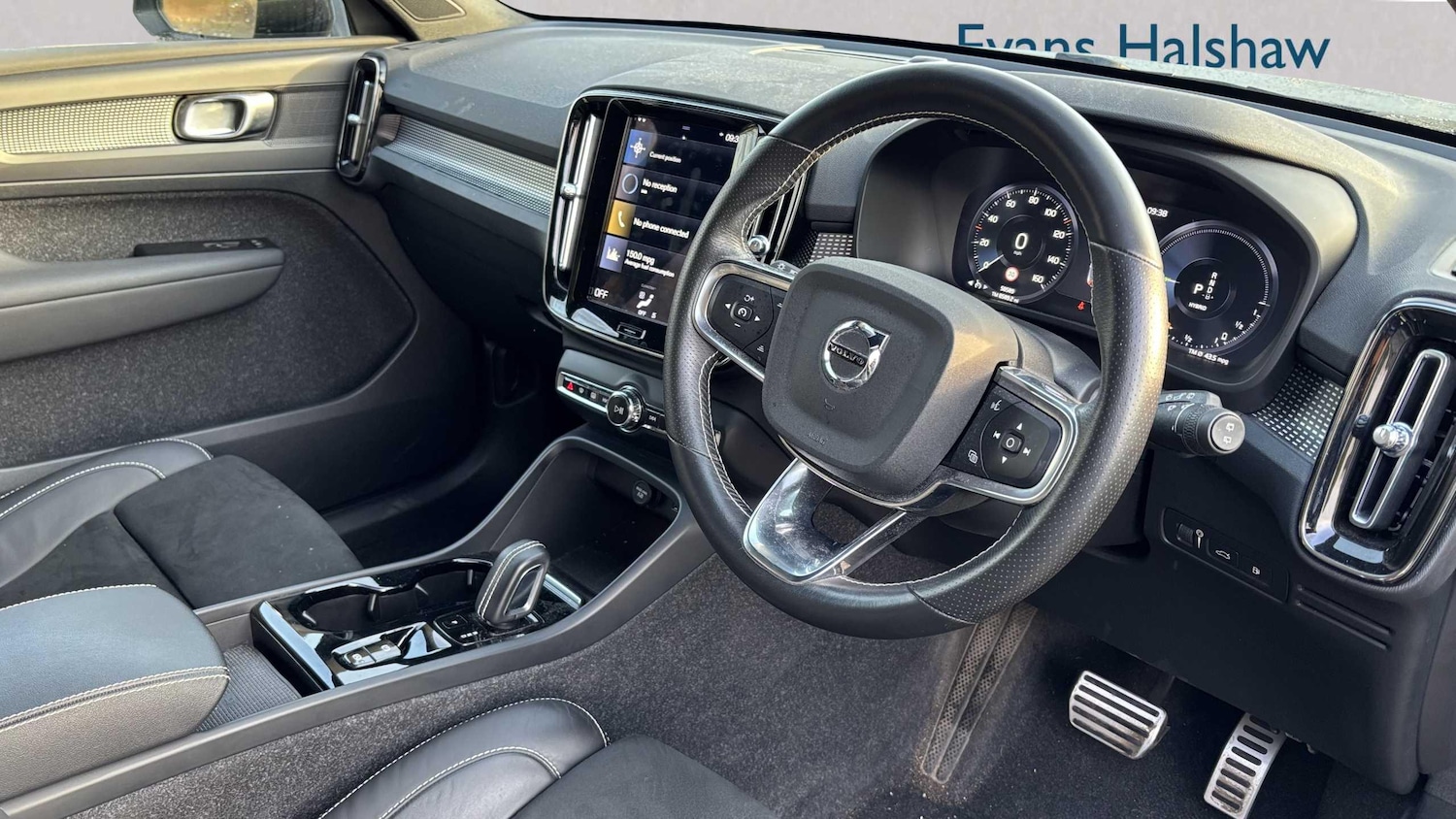 Used Volvo XC40 2021 for sale - 76718259: Photo 3