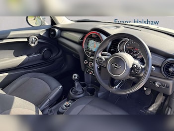 Used MINI Hatch 2018 for sale - 78385778: Photo