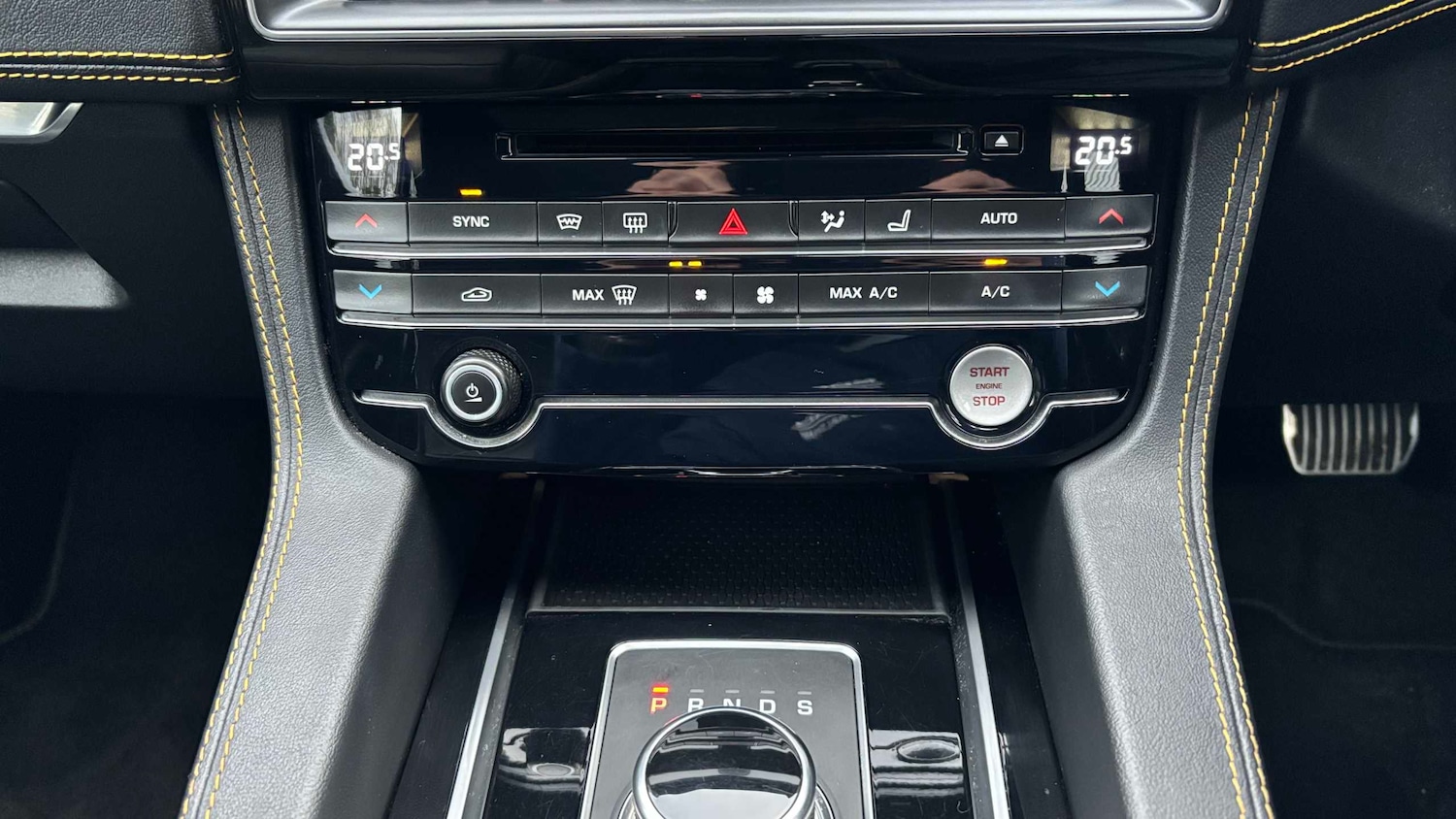 Used Jaguar F-Pace 2019 for sale - 77000193: Photo 14