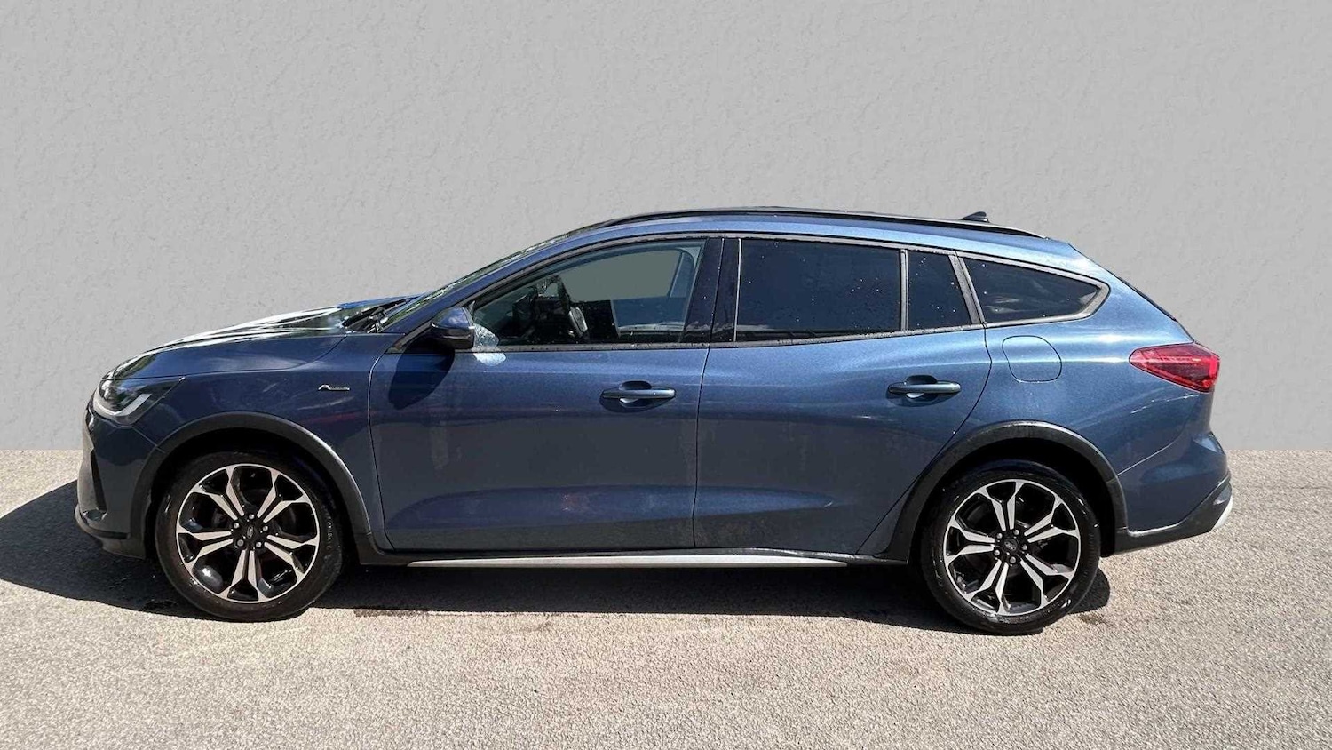 Used Ford Focus 2022 for sale - 76648899: Photo 3