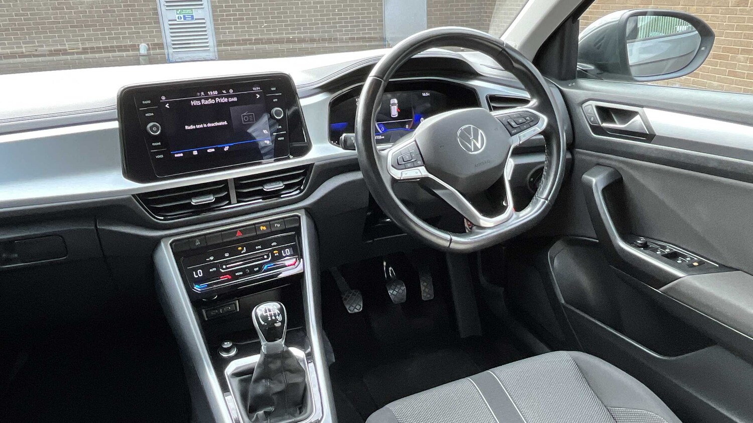 Used Volkswagen T-Roc 2022 for sale - 76587636: Photo 14