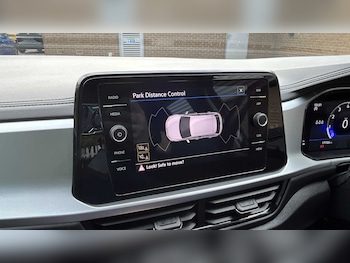 Used Volkswagen T-Roc 2022 for sale - 76587636: Photo