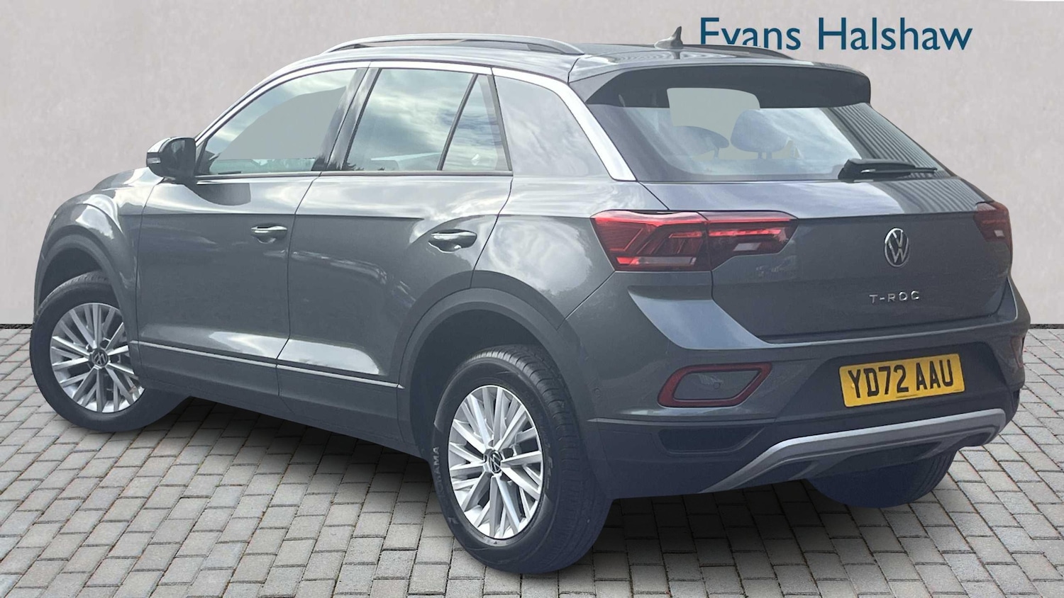 Used Volkswagen T-Roc 2022 for sale - 76587636: Photo 4