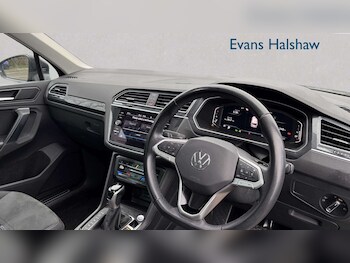 Used Volkswagen Tiguan 2023 for sale - 77810933: Photo