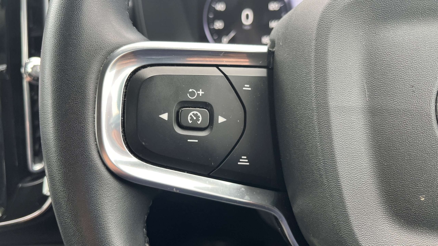Used Volvo XC40 2022 for sale - 76170102: Photo 23
