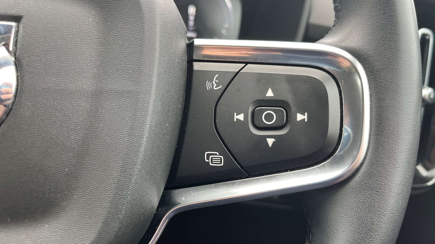 Used Volvo XC40 2022 for sale - 76170102: Photo 24