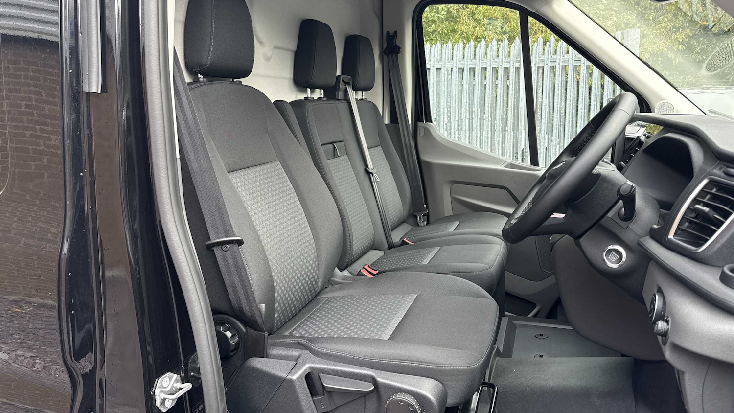 Used Ford E-Transit for sale - 76390678: Photo 28