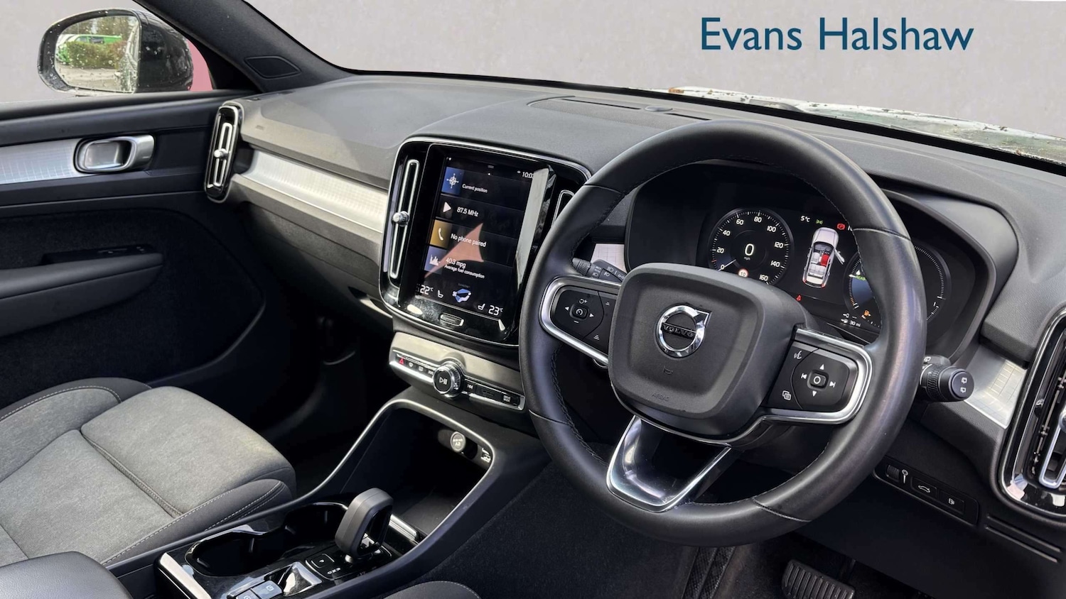 Used Volvo XC40 for sale - 78023871: Photo 3