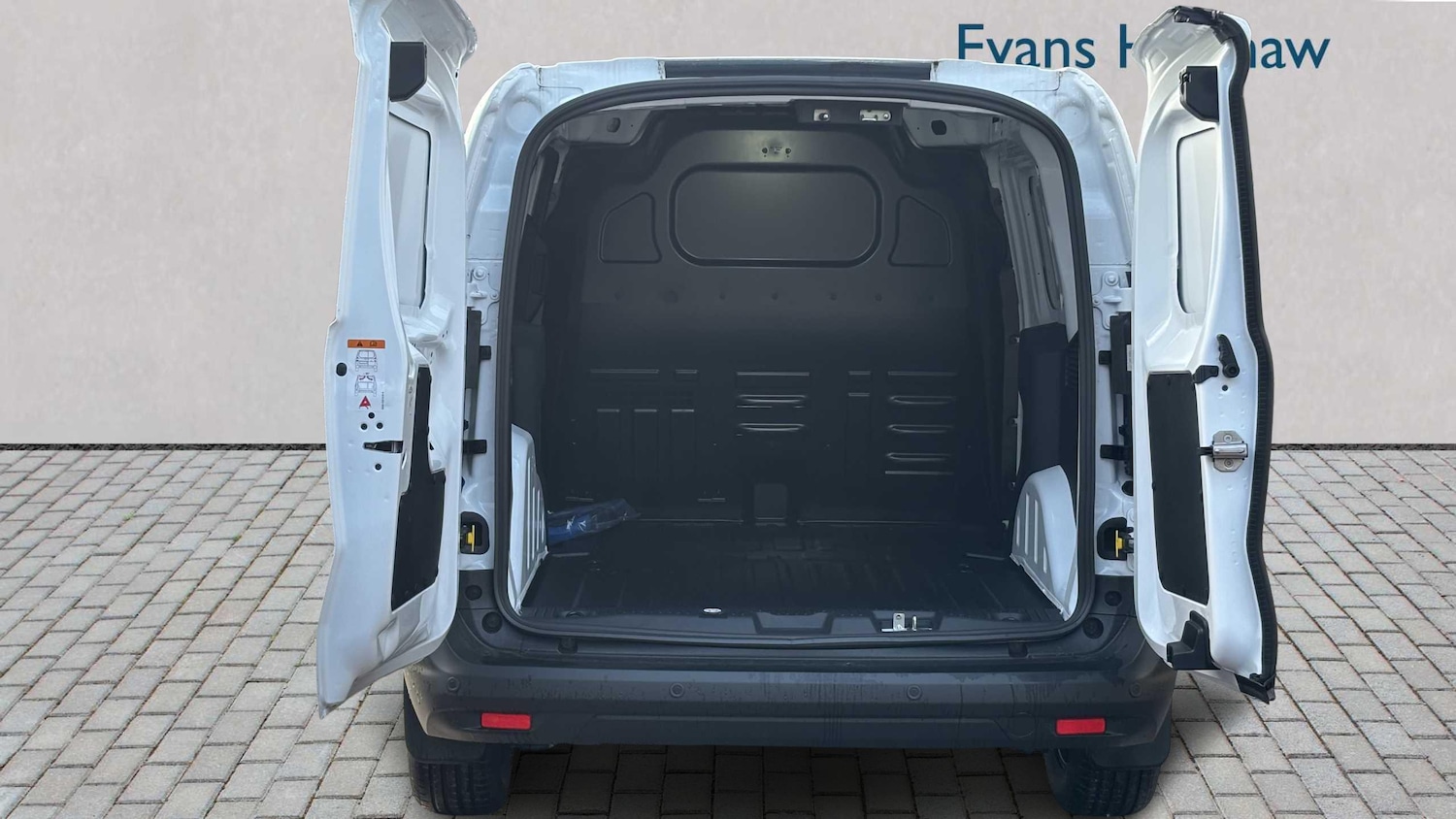 Used Ford Transit Courier 2025 for sale - 78010590: Photo 9