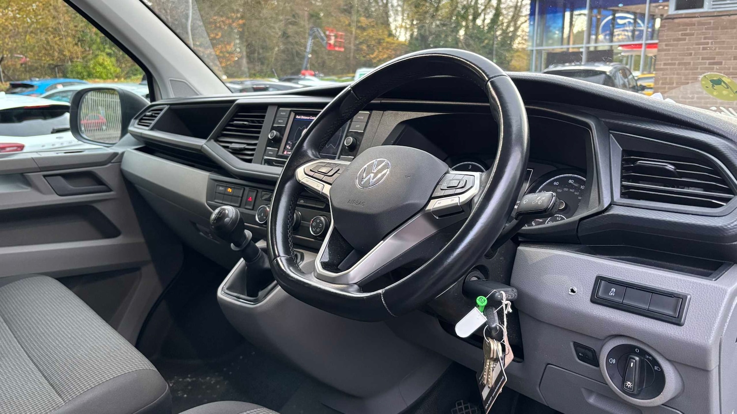 Used Volkswagen Transporter 2022 for sale - 76501840: Photo 3