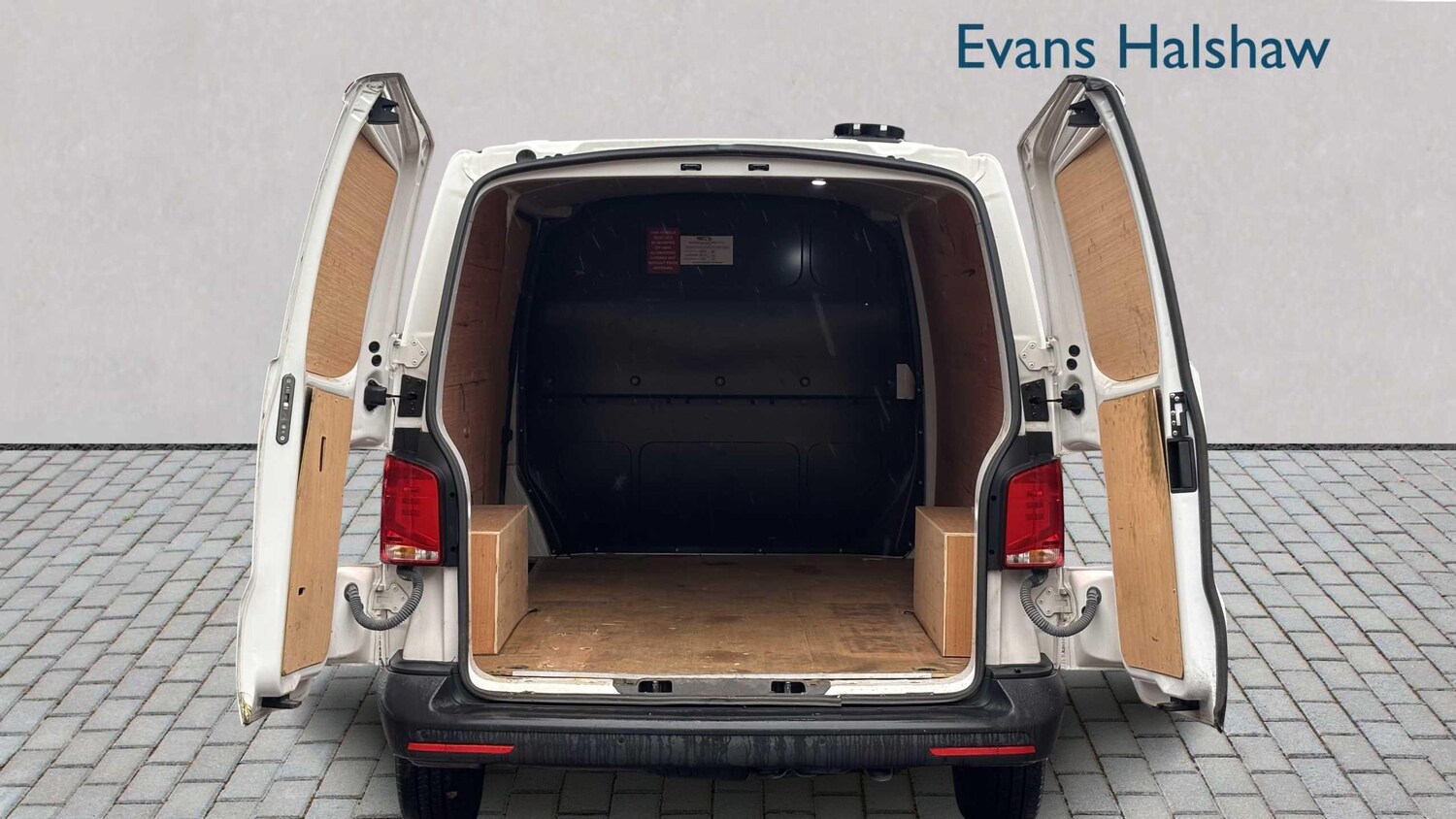 Used Volkswagen Transporter 2022 for sale - 76501840: Photo 8