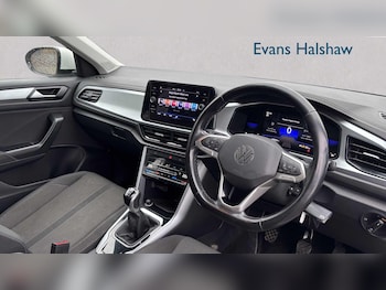 Used Volkswagen T-Roc 2023 for sale - 77500255: Photo