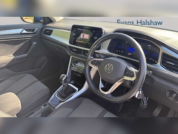 Used Volkswagen T-Roc 2023 for sale - 78451940: Photo
