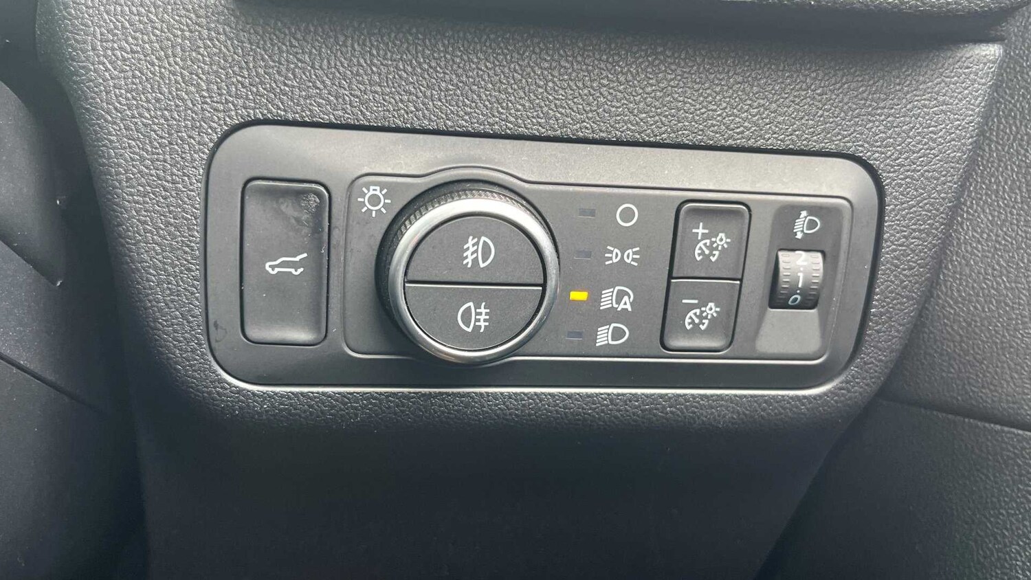 Vehicle 28