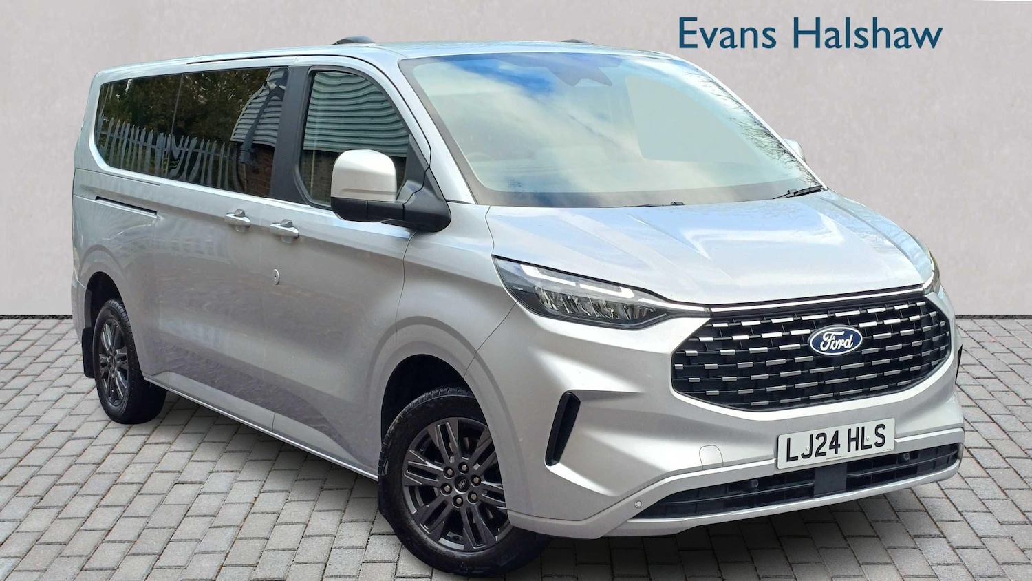 Used Ford Tourneo Custom 2024 for sale - 76329164: Photo 1