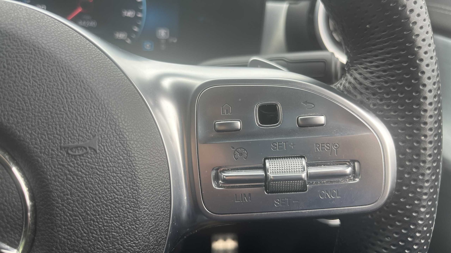 Used Mercedes-Benz CLA 2022 for sale - 76100613: Photo 24