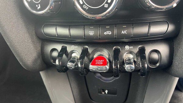Used MINI Hatch 2019 for sale - 75354996: Photo 21