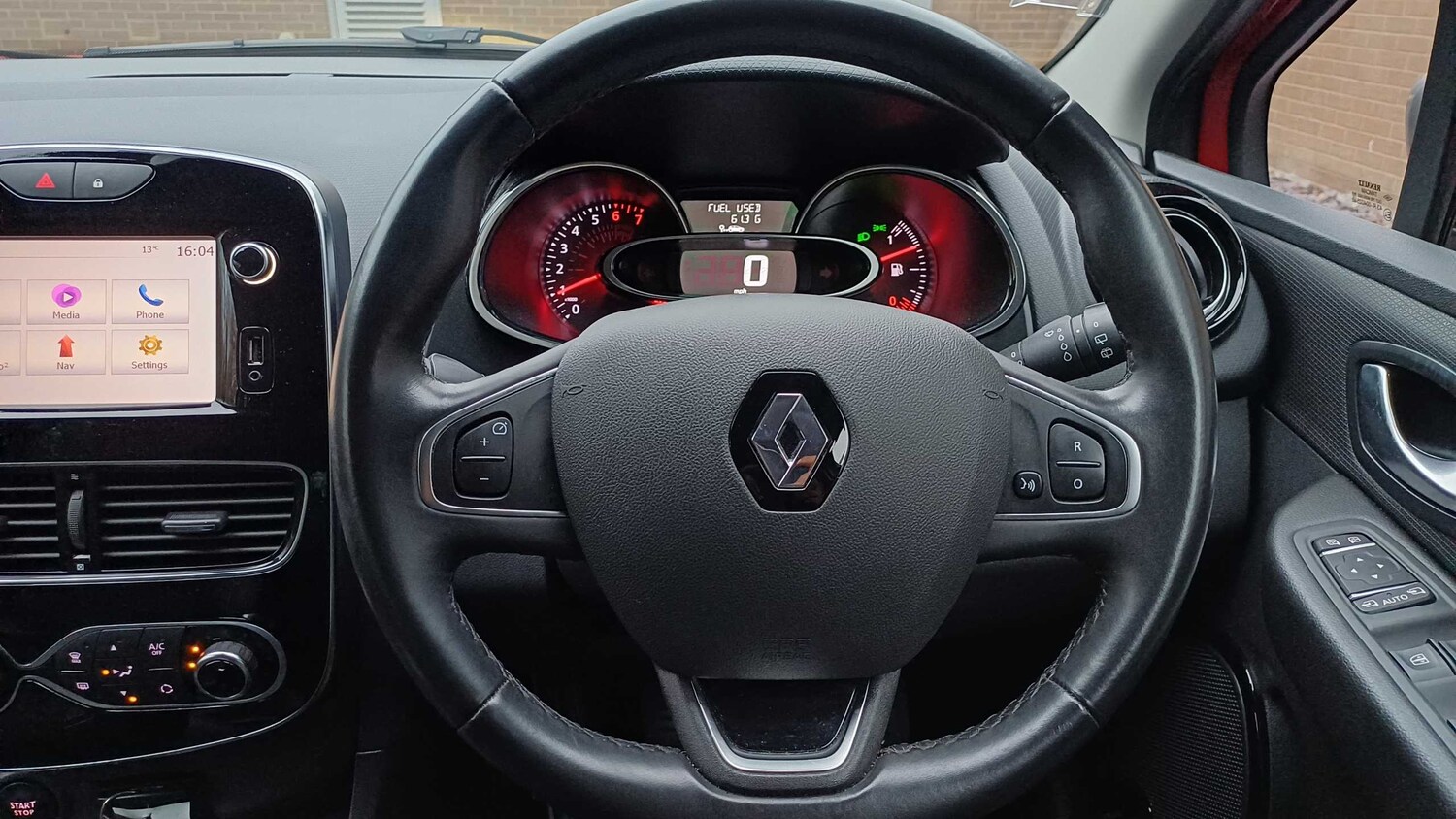 Used Renault Clio 2018 for sale - 76390640: Photo 13