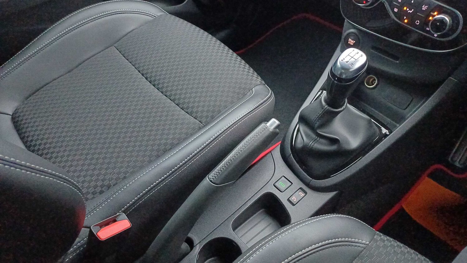 Used Renault Clio 2018 for sale - 76390640: Photo 17