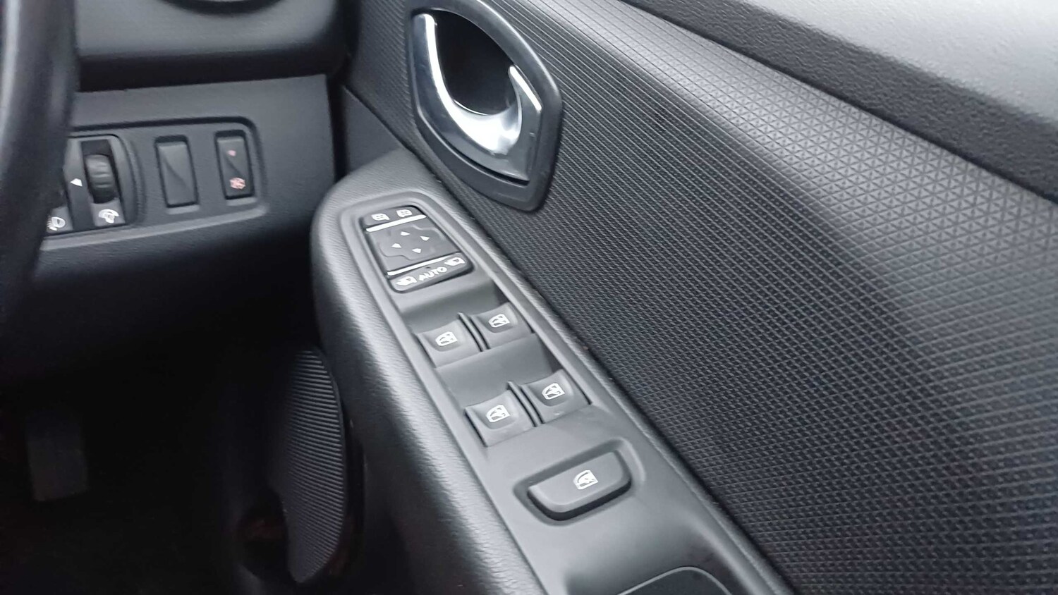 Used Renault Clio 2018 for sale - 76390640: Photo 18