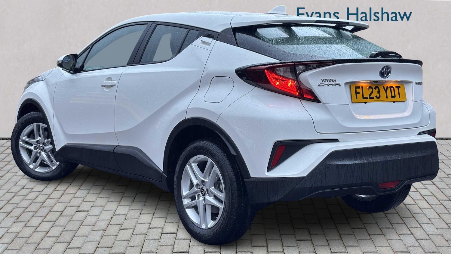 Used Toyota C-HR 2023 for sale - 76889766: Photo 3