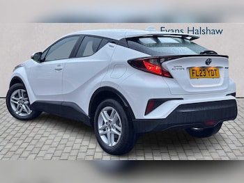 Used Toyota C-HR 2023 for sale - 76889766: Photo