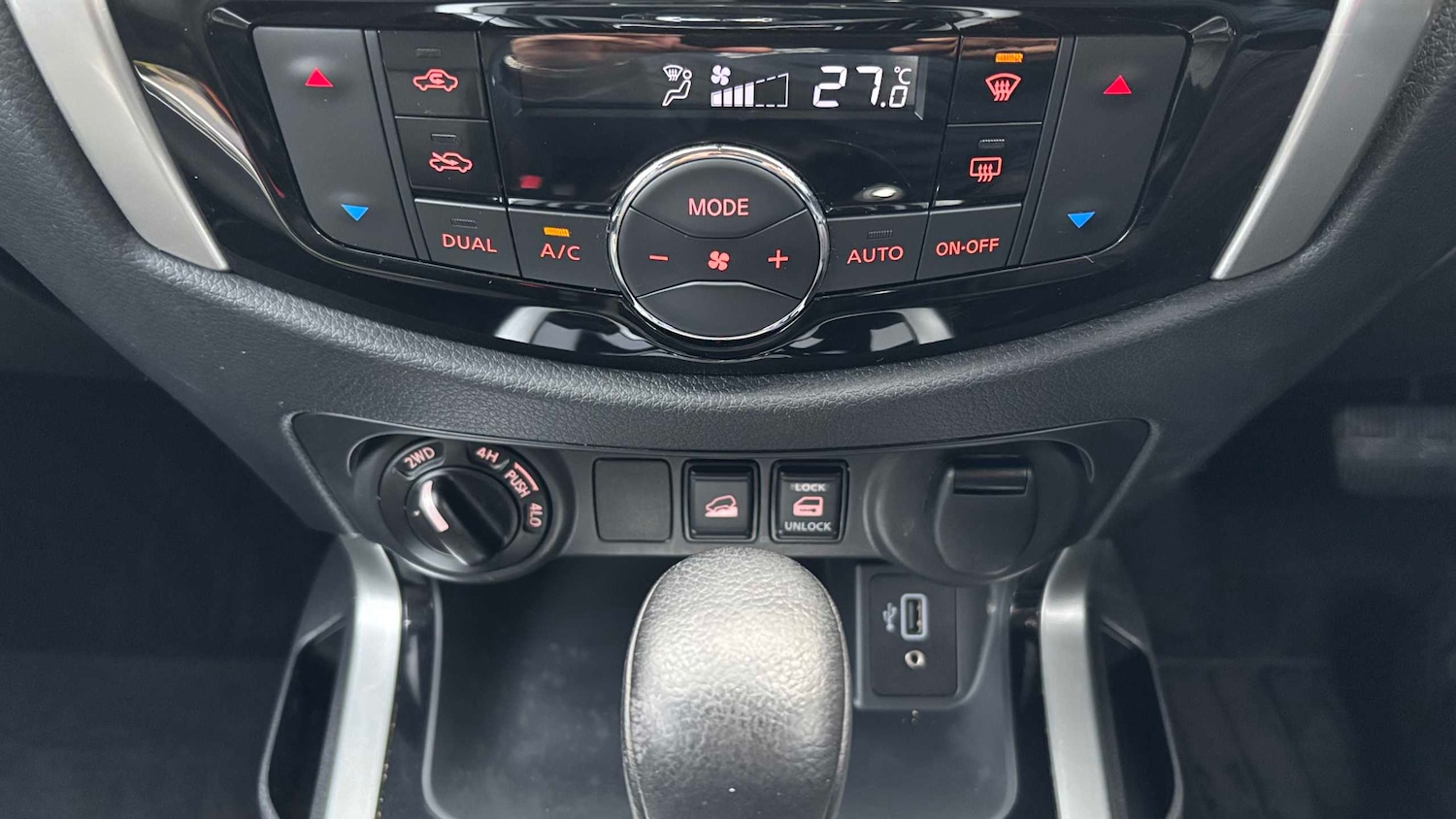 Used Nissan Navara 2021 for sale - 77361530: Photo 14