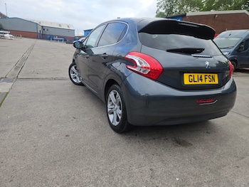 Used Peugeot 208 2014 for sale - 78571967: Photo