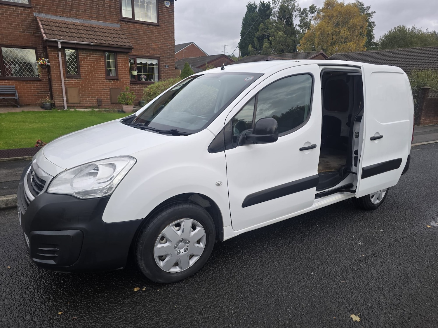 Used Peugeot Partner 2017 for sale - 76426650: Photo 5