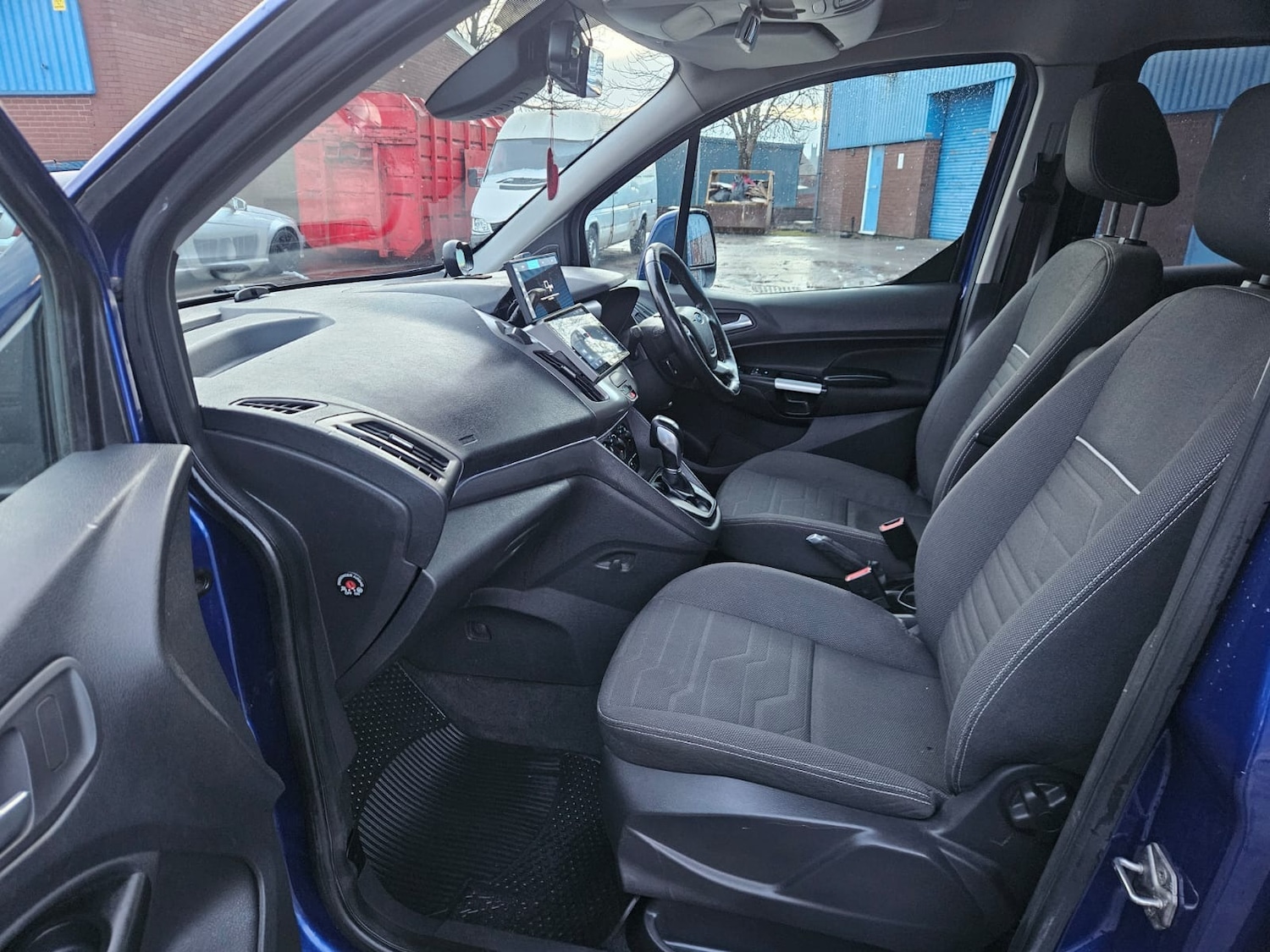 Used Ford Grand Tourneo Connect 2017 for sale - 77154166: Photo 12