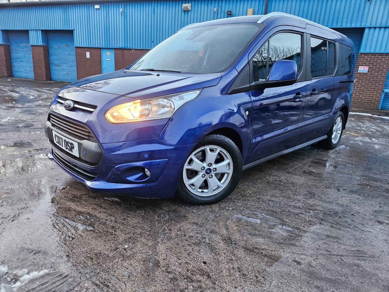 Used Ford Grand Tourneo Connect 2017 for sale - 77154166: Photo 2