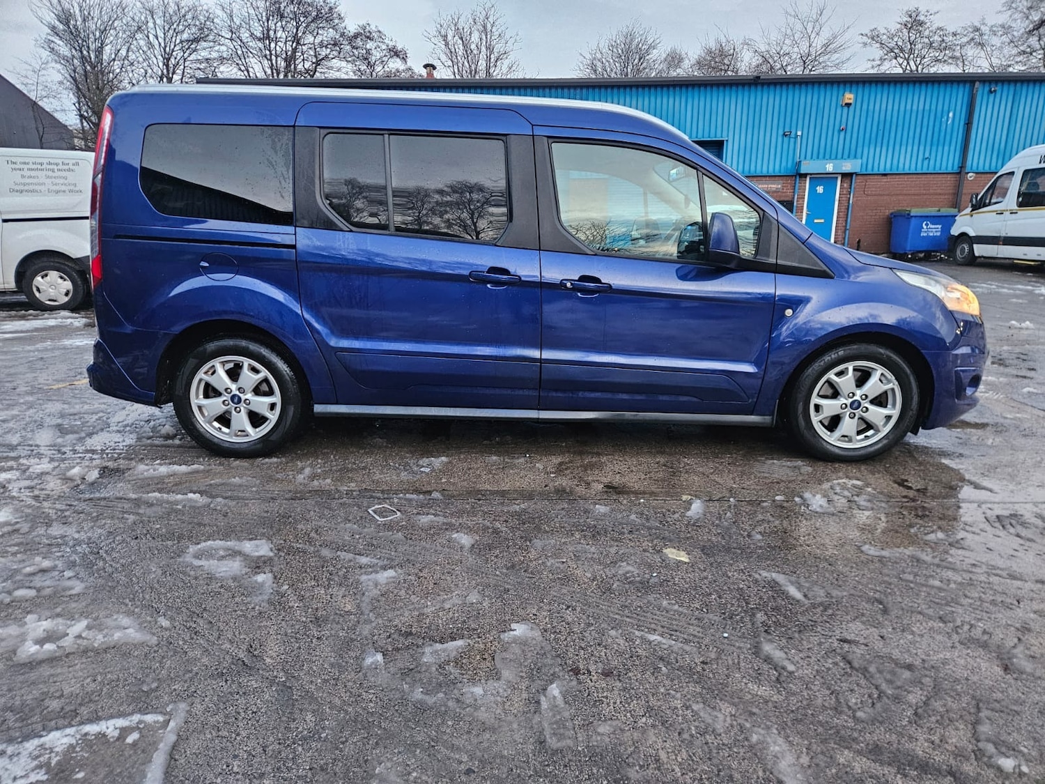 Used Ford Grand Tourneo Connect 2017 for sale - 77154166: Photo 4
