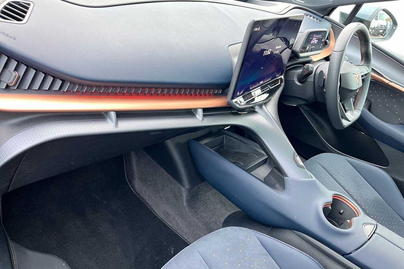 Used Cupra Tavascan 2025 for sale - 76744985: Photo 2