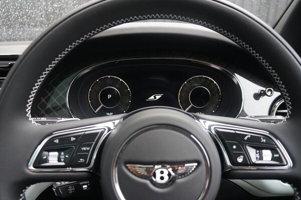 Used Bentley Bentayga 2025 for sale - 76255307: Photo 16