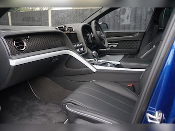 Used Bentley Bentayga 2025 for sale - 76255307: Photo 2