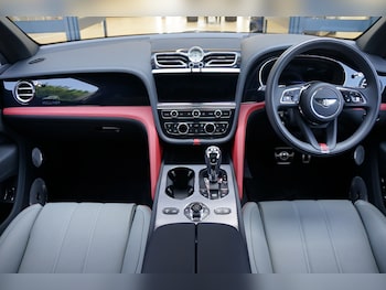 Used Bentley Bentayga 2025 for sale - 78903551: Photo